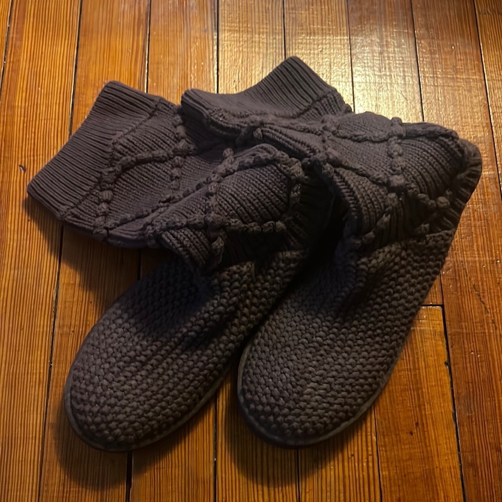 Brand New Brown Sweater Uggs size 7